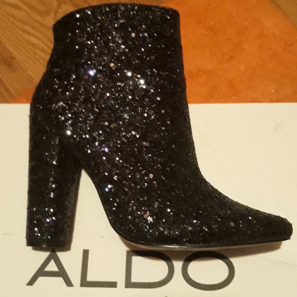 Black boot - Picture 3 of 4